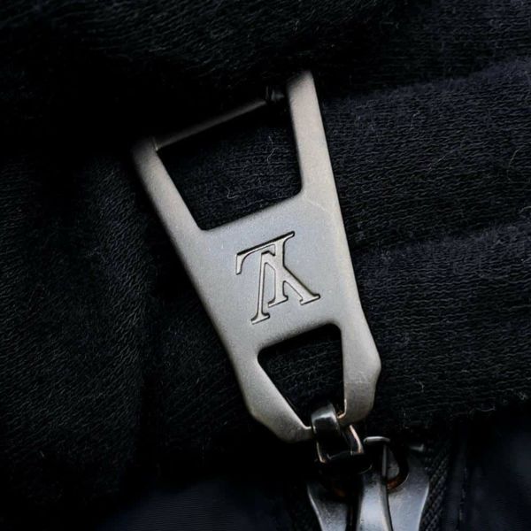 ルイヴィトン ダウンジャケット モノグラム レディースサイズ42 LOUIS VUITTON ブラック 黒 白