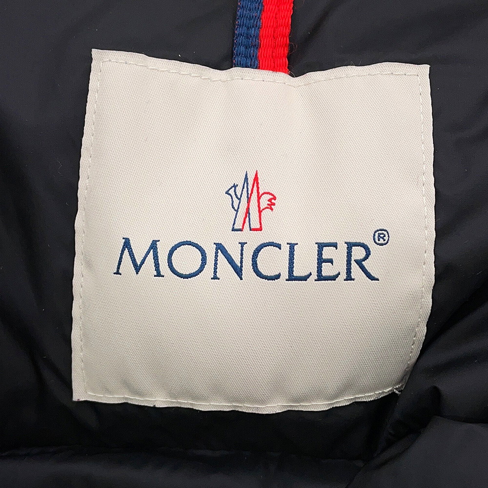 モンクレール ダウンジャケット AVOCE アヴォーチェ ナイロン J20931A00151539ZD レディースサイズ1 MONCLER 黒