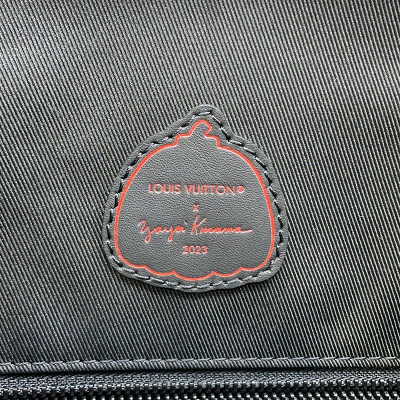 ルイヴィトン リュックサック トリヨン・モノグラム インフィニティドット LV×YK クリストファーMM M21978 草間彌生 黒