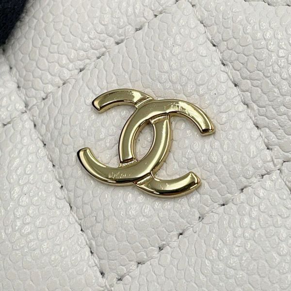 シャネル カードケース クラシック マトラッセ ココマーク キャビアスキン AP4472 CHANEL パスケース 名刺入れ 白