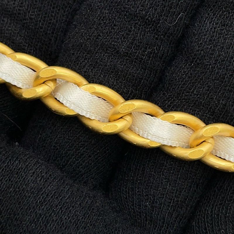 シャネル チェーンショルダーバッグ ラパン A17714 CHANEL 白 ファーアームウォーマー