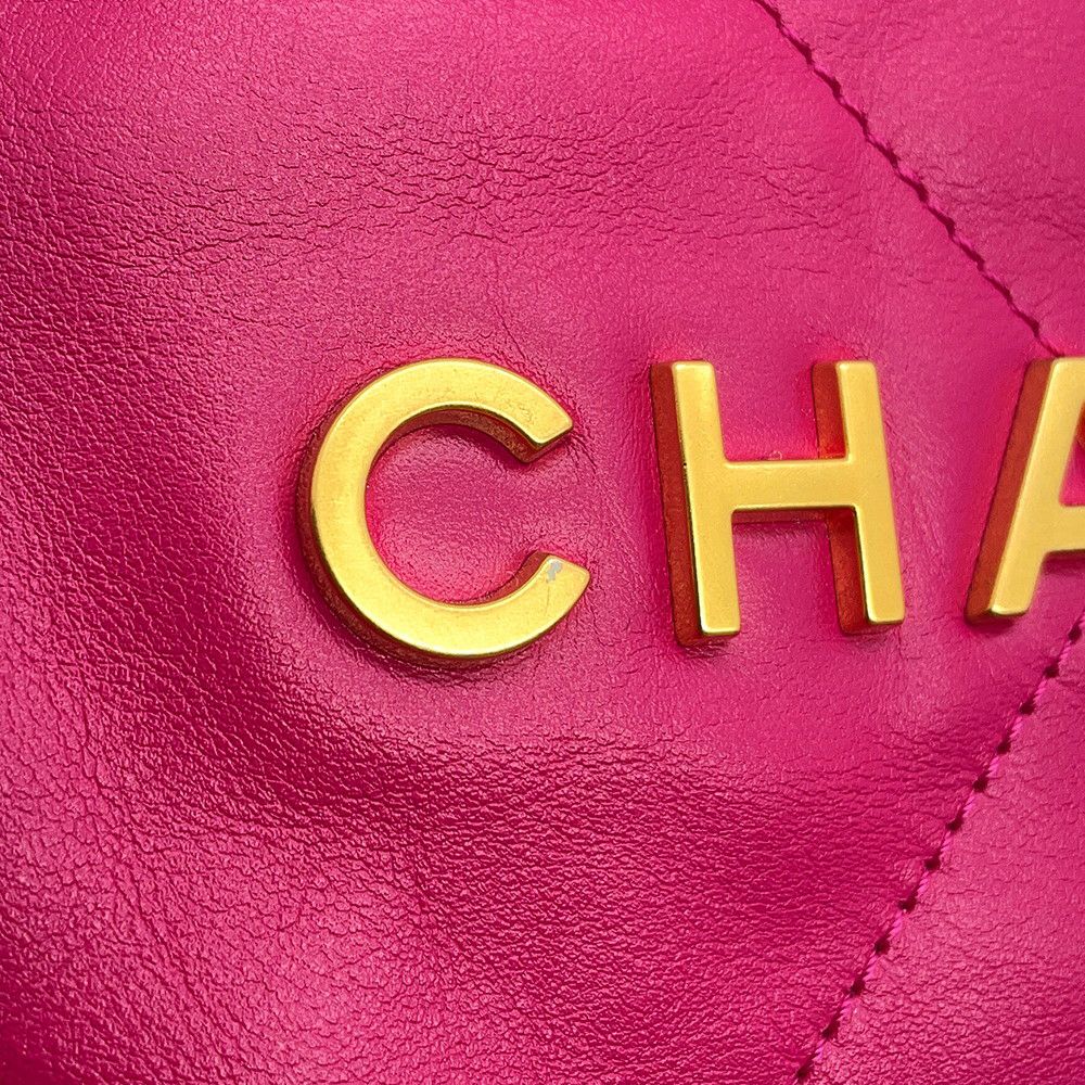 シャネル ハンドバッグ CHANEL 22 マトラッセ スモール シャイニーカーフレザー AS3260 ポーチ付き
