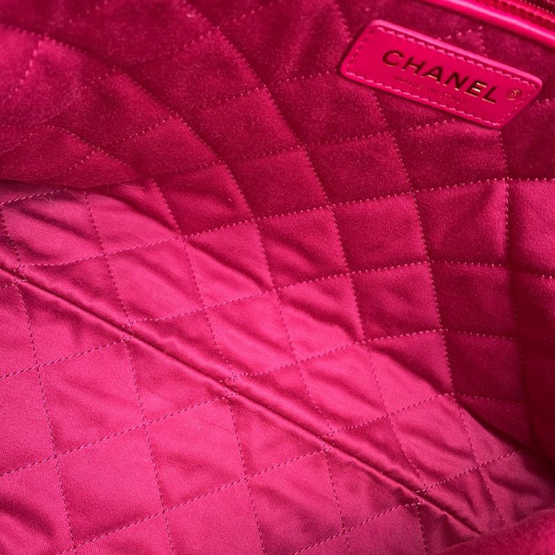 シャネル ハンドバッグ CHANEL 22 マトラッセ スモール シャイニーカーフレザー AS3260 ポーチ付き