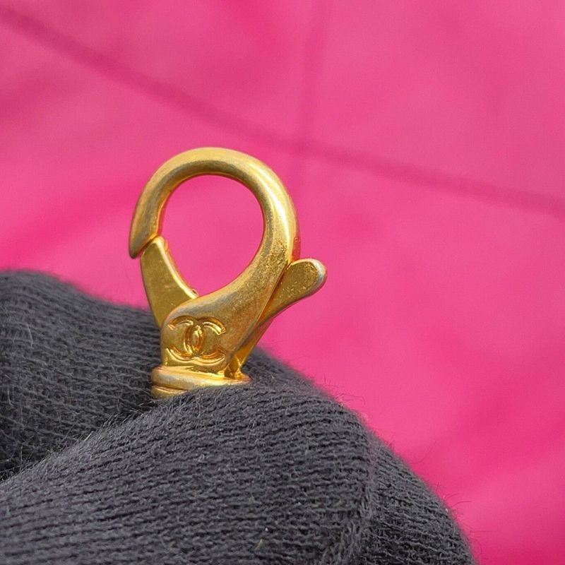 シャネル ハンドバッグ CHANEL 22 マトラッセ スモール シャイニーカーフレザー AS3260 ポーチ付き