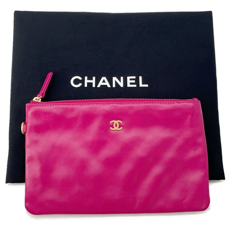 シャネル ハンドバッグ CHANEL 22 マトラッセ スモール シャイニーカーフレザー AS3260 ポーチ付き