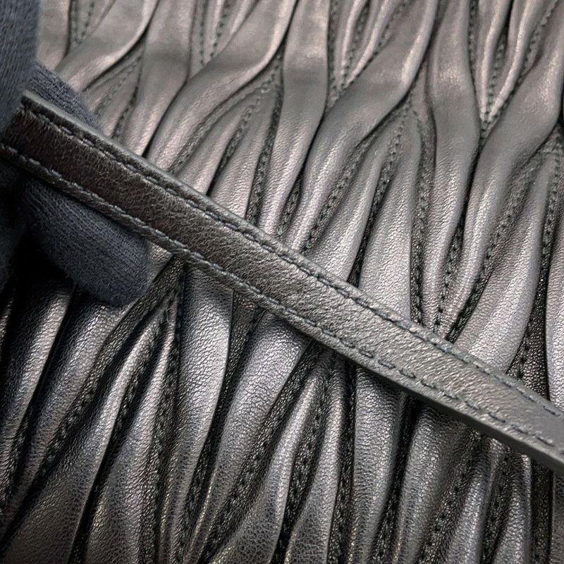 ミュウミュウ ショルダーバッグ マテラッセ クラッチ レザー RP0385 MIUMIU 2wayクラッチバッグ 黒