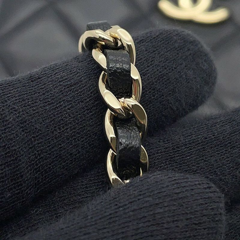 シャネル ショルダーバッグ マトラッセ ココマーク チェーンクラッチバッグ カーフレザー AP4593 CHANEL 黒