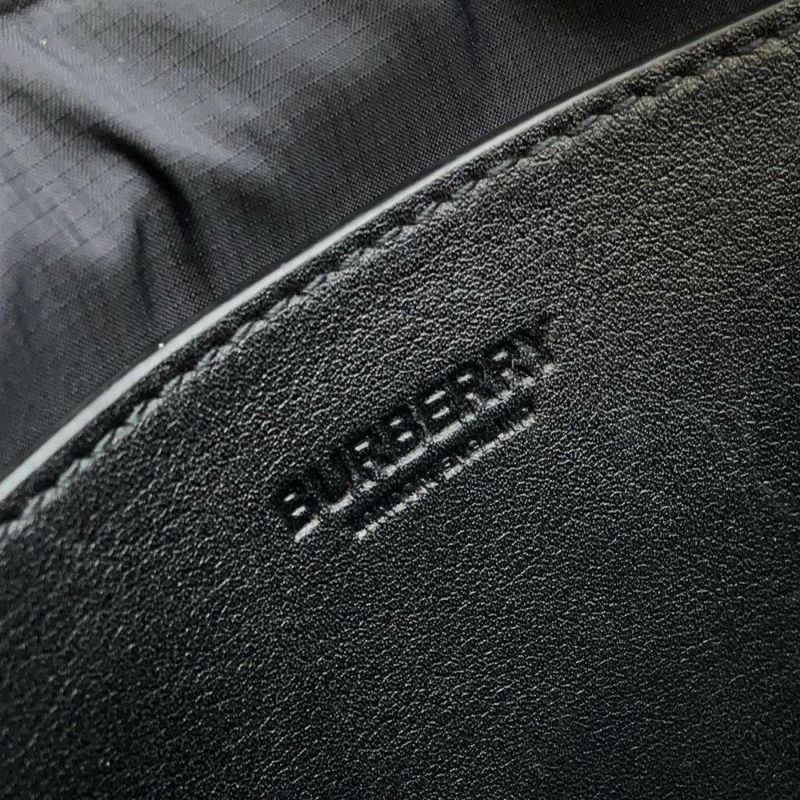 バーバリー ショルダーバッグ ロゴ ナイロン 8049094 BURBERRY バッグ 斜め掛け 黒