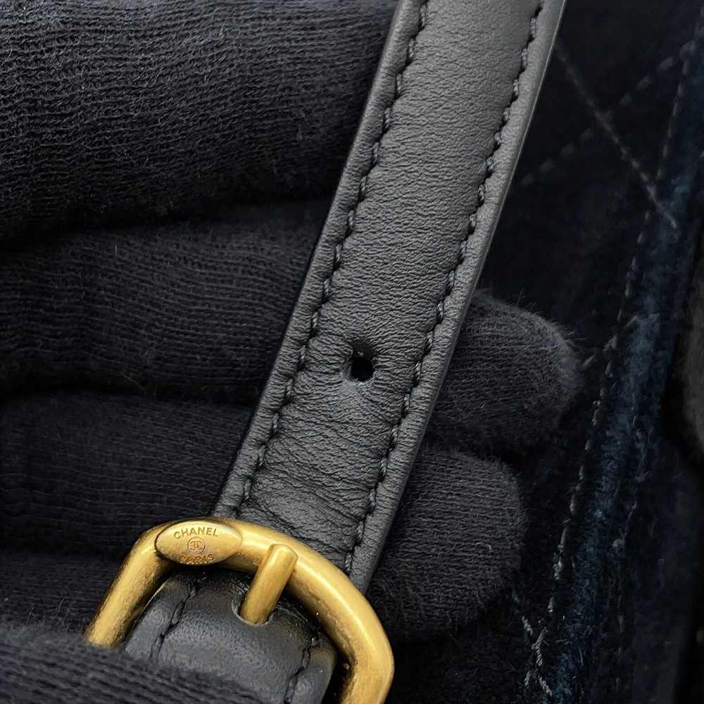 シャネル リュック CHANEL 25 ミディアム バックパック マトラッセ ココマーク スウェード AS5600 2025/26年秋冬 黒