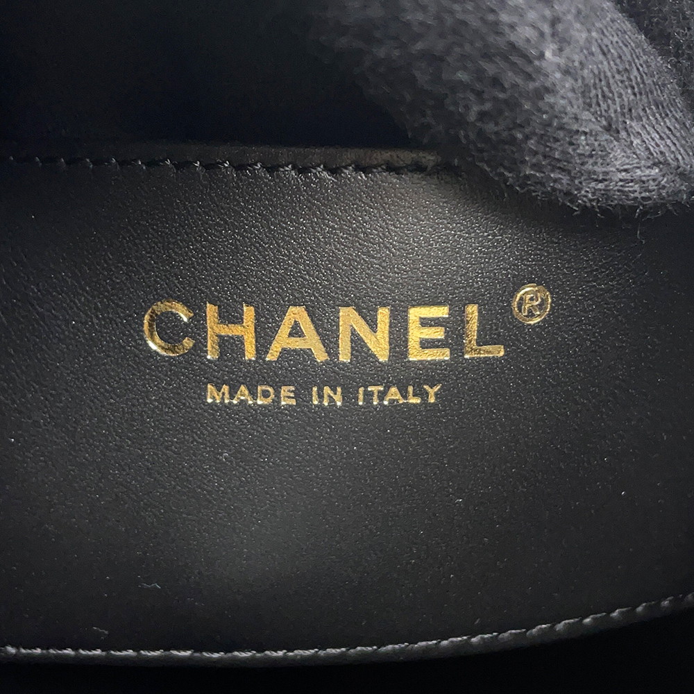 シャネル リュック CHANEL 25 ミディアム バックパック マトラッセ ココマーク スウェード AS5600 2025/26年秋冬 黒
