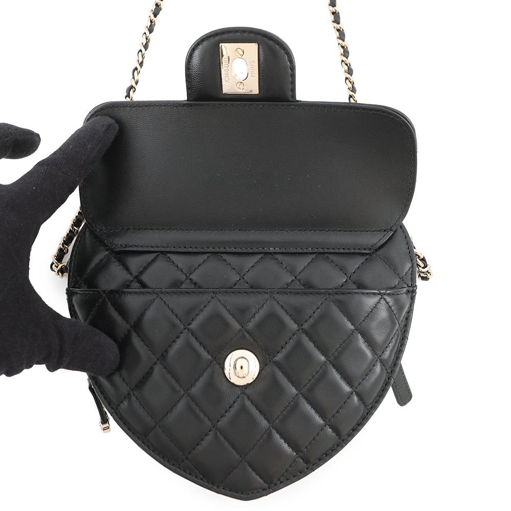 シャネル チェーンショルダーバッグ マトラッセ ハートシェイプ ラムスキン AS3191 CHANEL バッグ 黒
