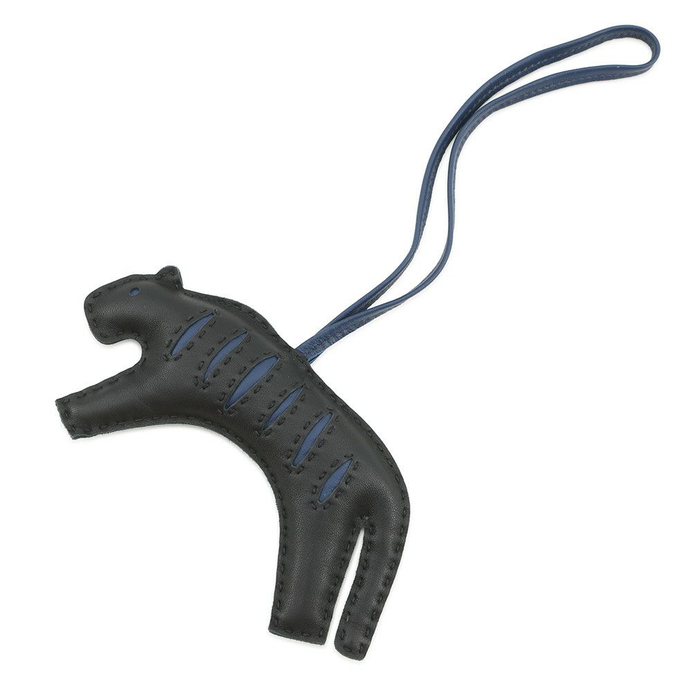 エルメス バッグチャーム ルールーチャーム ブラック/ブルーサフィール ラムスキン HERMES チャーム トラ Rooroo 黒