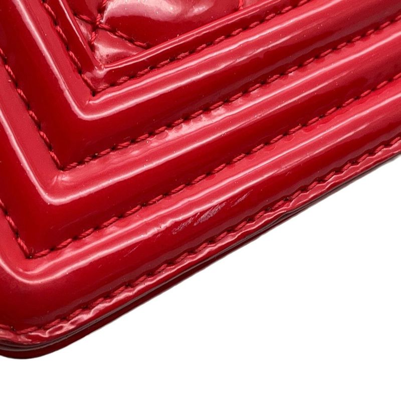 シャネル チェーンショルダーバッグ ボーイシャネル ラージ マトラッセ ココマーク パテント A92193 CHANEL