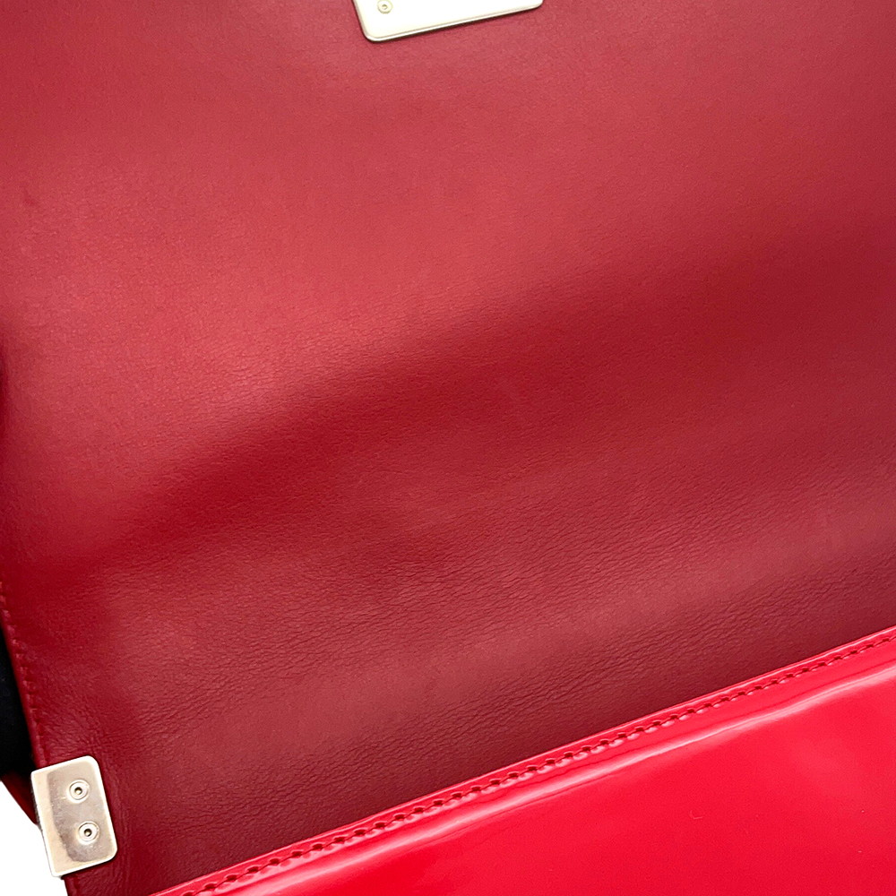 シャネル チェーンショルダーバッグ ボーイシャネル ラージ マトラッセ ココマーク パテント A92193 CHANEL