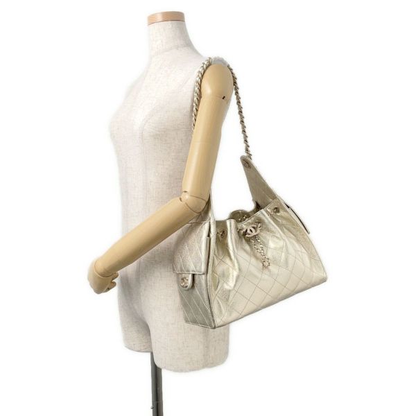 シャネル チェーンショルダーバッグ ココマーク マトラッセ CHANEL 25 スモール AS5293 CHANEL