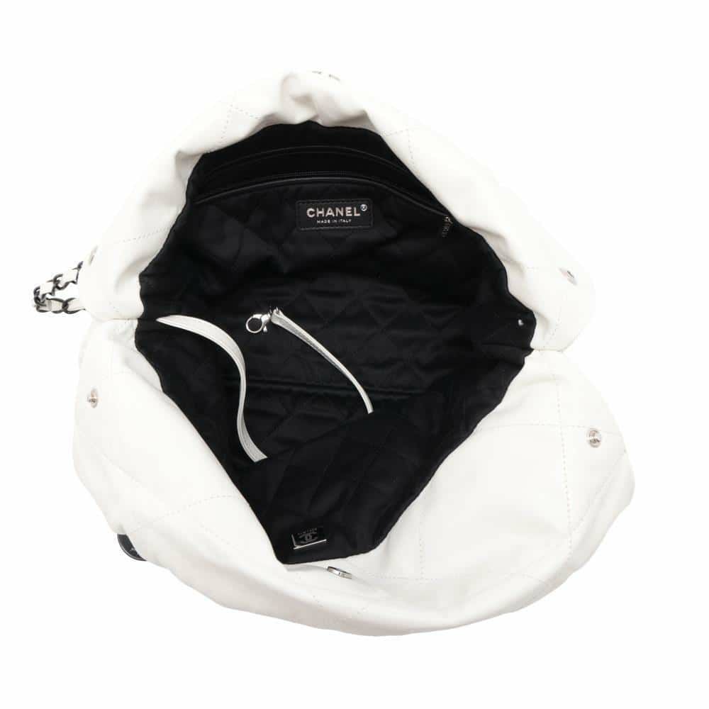 シャネル チェーンショルダーバッグ CHANEL22 スモール カーフスキン AS3260 CHANEL ポーチ付き 白