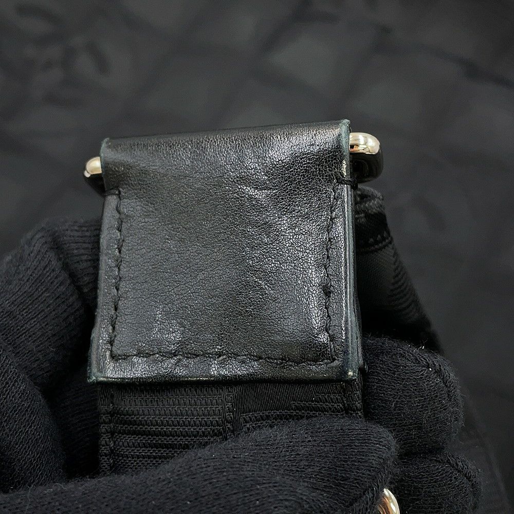 シャネル ショルダーバッグ ニュートラベルライン メッセンジャーバッグ ナイロン CHANEL 黒