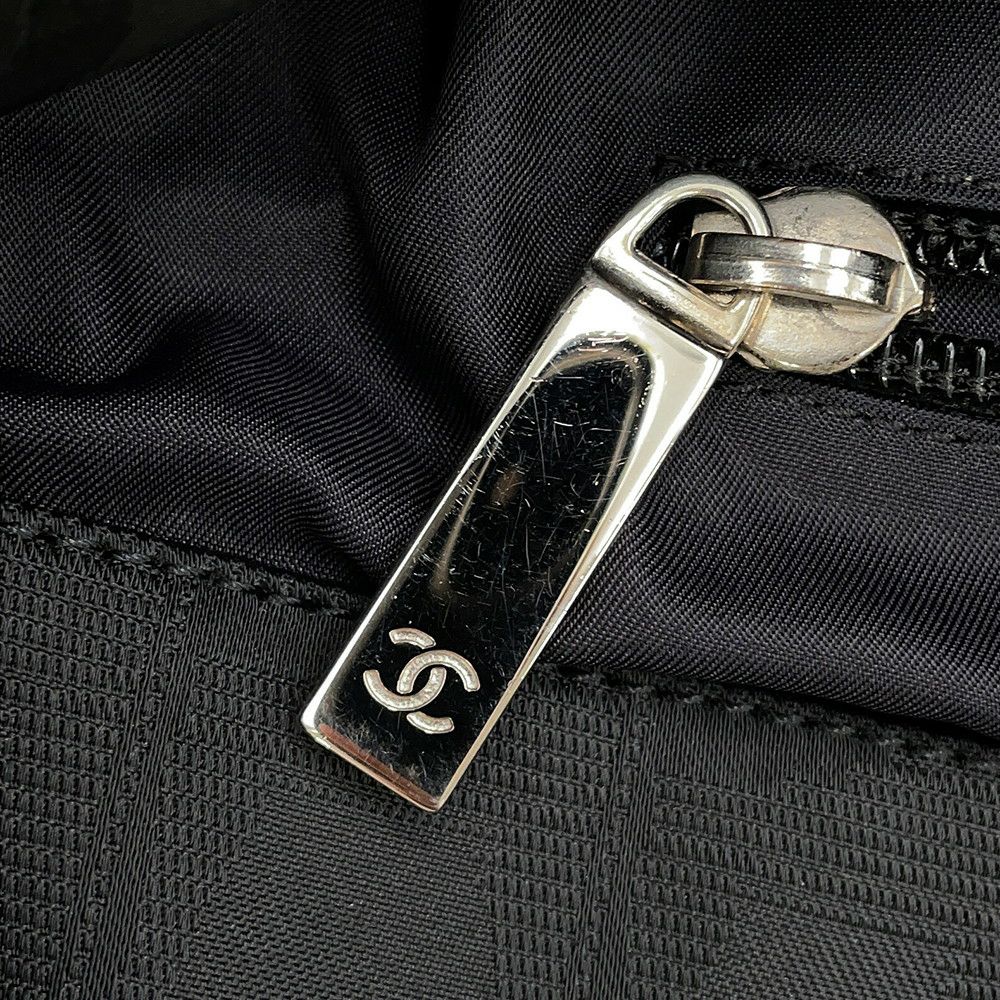 シャネル ショルダーバッグ ニュートラベルライン メッセンジャーバッグ ナイロン CHANEL 黒