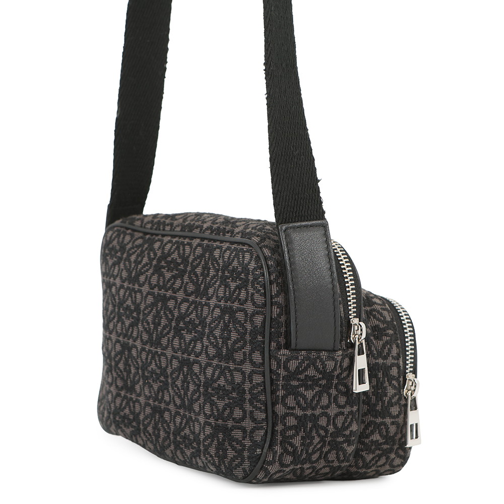 ロエベ ショルダーバッグ リピートアナグラム カメラバッグ ミニ ポシェット キャンバス B604Z80X01 LOEWE 黒