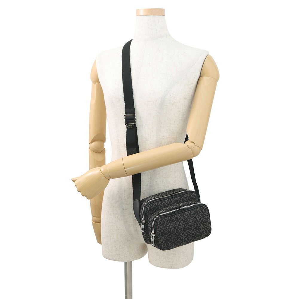 ロエベ ショルダーバッグ リピートアナグラム カメラバッグ ミニ ポシェット キャンバス B604Z80X01 LOEWE 黒