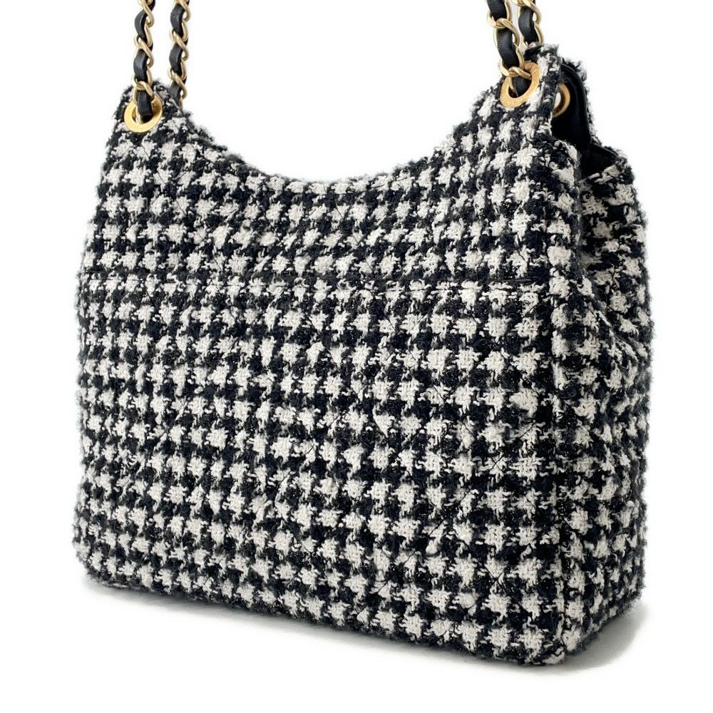 シャネル チェーンショルダーバッグ マトラッセ ココマーク ホーボーバッグ ツイード AS4322 CHANEL 2way 黒 白