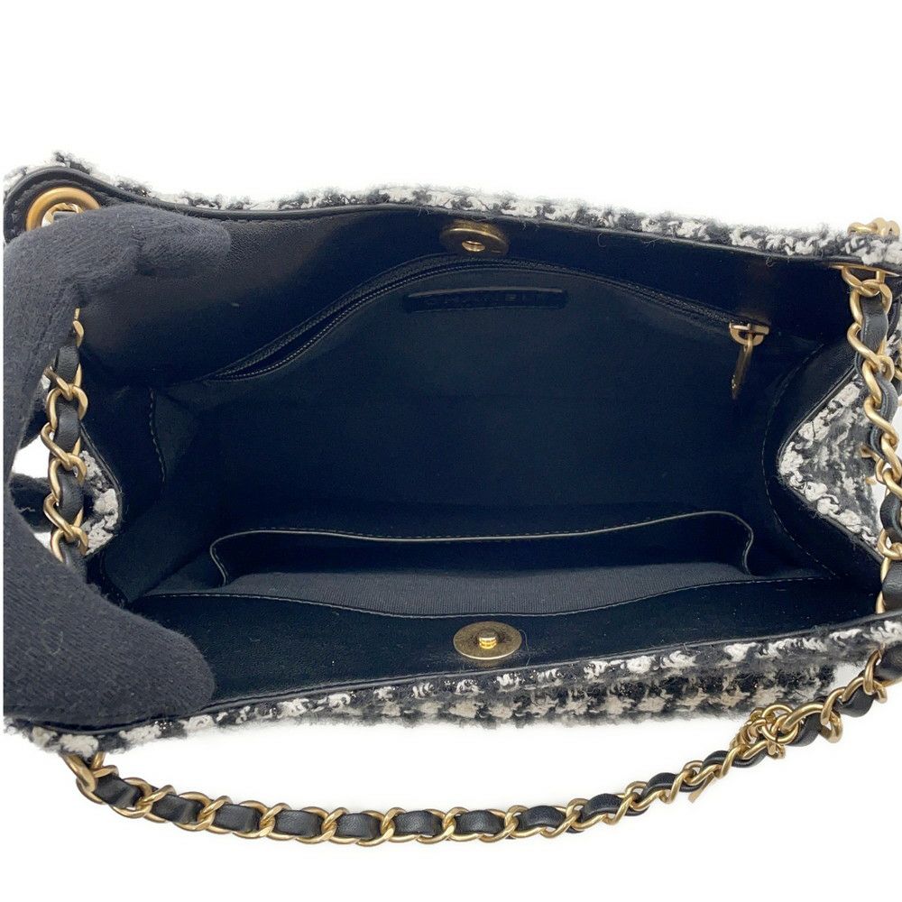 シャネル チェーンショルダーバッグ マトラッセ ココマーク ホーボーバッグ ツイード AS4322 CHANEL 2way 黒 白