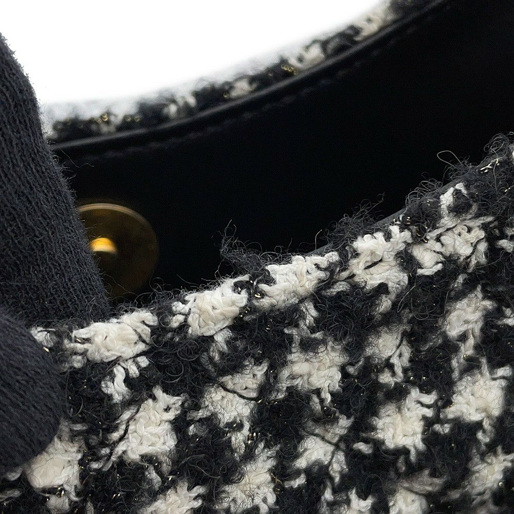 シャネル チェーンショルダーバッグ マトラッセ ココマーク ホーボーバッグ ツイード AS4322 CHANEL 2way 黒 白