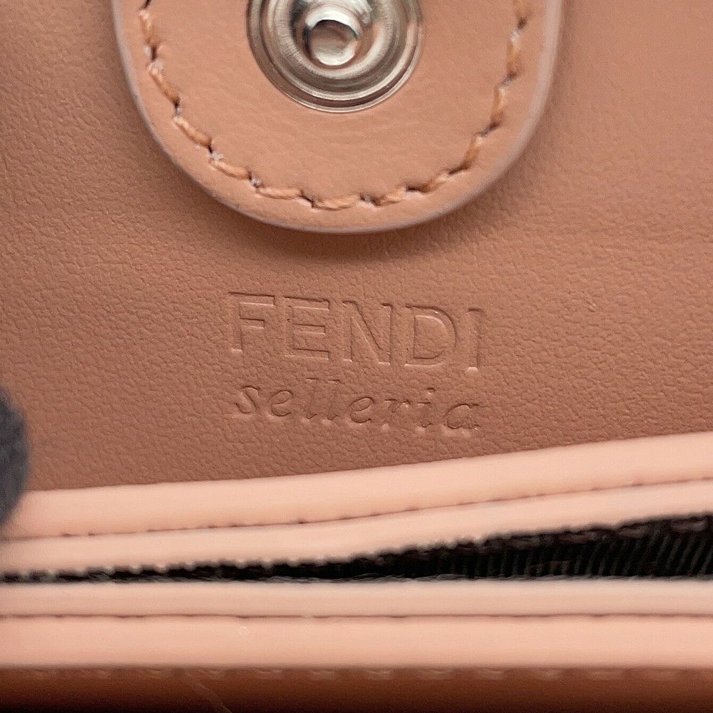 フェンディ カードケース ピーカブー セレリア カーフレザー 8M0511 FENDI パスケース 日本限定