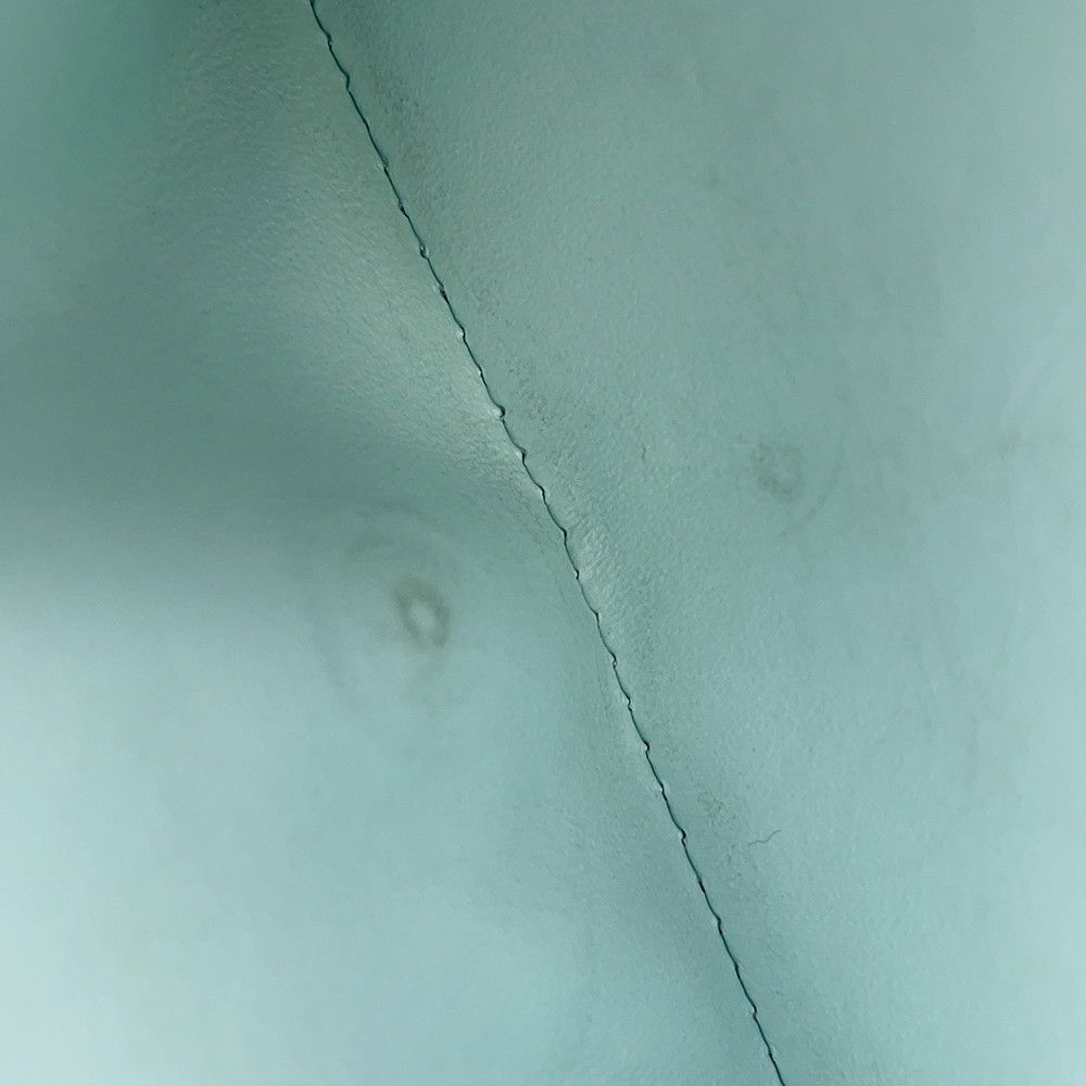 ルイヴィトン 三つ折り財布 トリヨンレザー ポルトフォイユ・カプシーヌ M83576 LOUIS VUITTON 財布