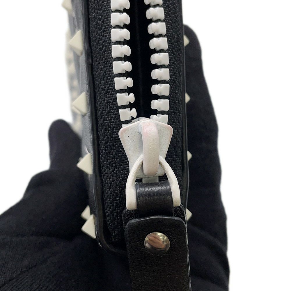 ヴァレンティノ・ガラヴァーニ 長財布 ロックスタッズ ラウンドジップ レザー VALENTINO 財布 黒