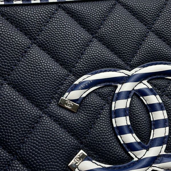 シャネル チェーンショルダーバッグ CCフィリグリー ボーダー バニティバッグ キャビアスキン A93343 CHANEL 白