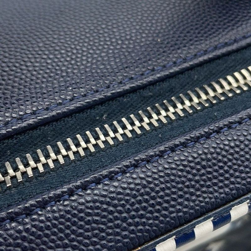 シャネル チェーンショルダーバッグ CCフィリグリー ボーダー バニティバッグ キャビアスキン A93343 CHANEL 白