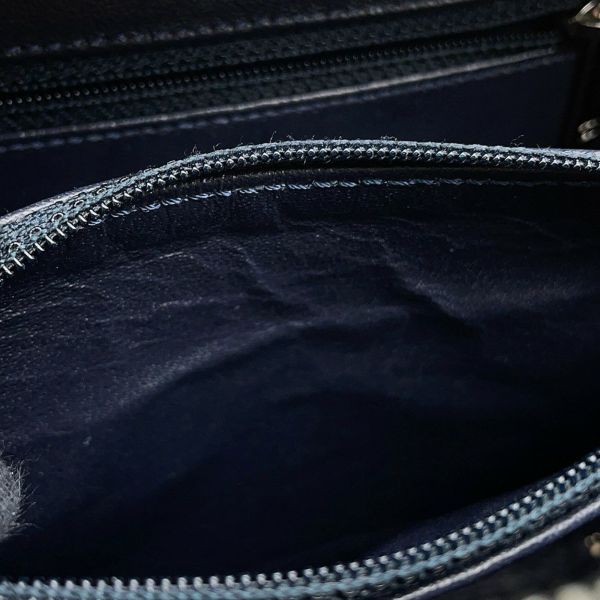 シャネル チェーンショルダーバッグ CCフィリグリー ボーダー バニティバッグ キャビアスキン A93343 CHANEL 白