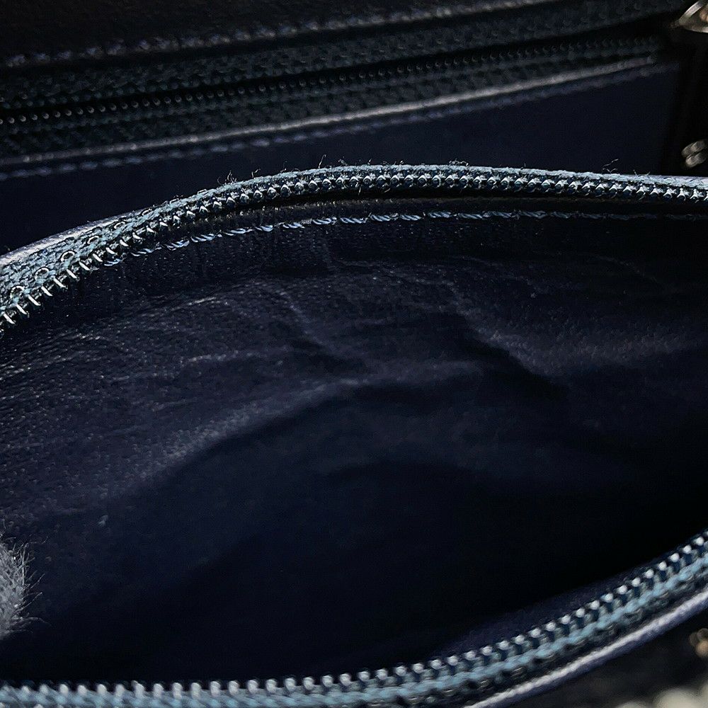 シャネル チェーンショルダーバッグ CCフィリグリー ボーダー バニティバッグ キャビアスキン A93343 CHANEL 白