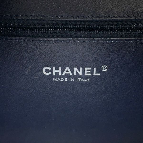 シャネル チェーンショルダーバッグ CCフィリグリー ボーダー バニティバッグ キャビアスキン A93343 CHANEL 白