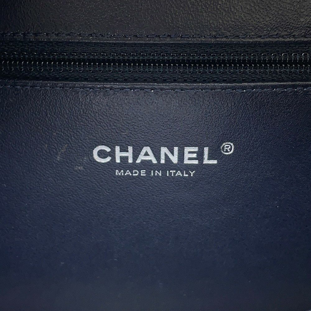 シャネル チェーンショルダーバッグ CCフィリグリー ボーダー バニティバッグ キャビアスキン A93343 CHANEL 白