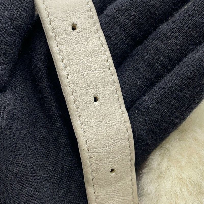 シャネル ボディバッグ マトラッセ チェーンショルダー ココマーク レザー/ムートン CHANEL 白