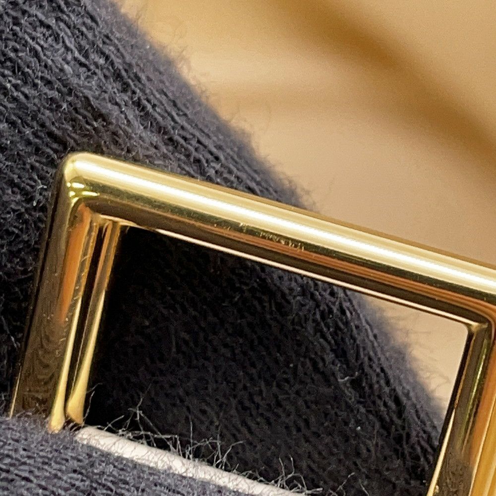 エルメス ハンドバッグ ピコタンロックMM ナタ/ゴールド金具 トリヨンクレマンス B刻印