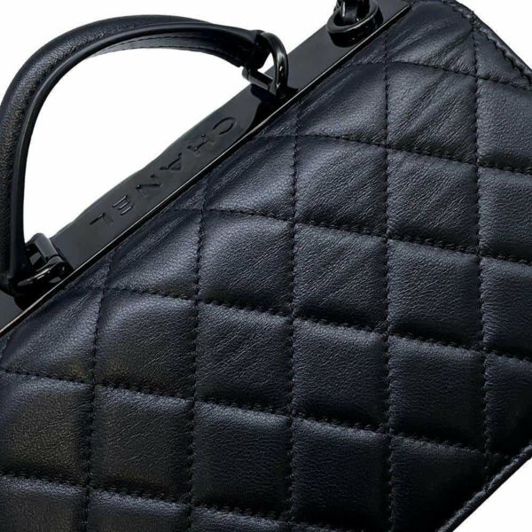 シャネル チェーンウォレット マトラッセ ココマーク ラムスキン CHANEL 黒