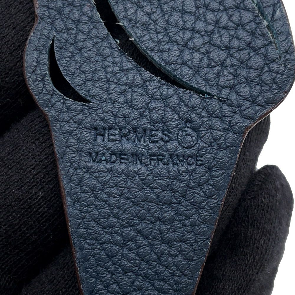 エルメス バッグチャーム プティアッシュ ソフトクリーム グリムエット/ブルーネイビー エプソン/トゴ HERMES