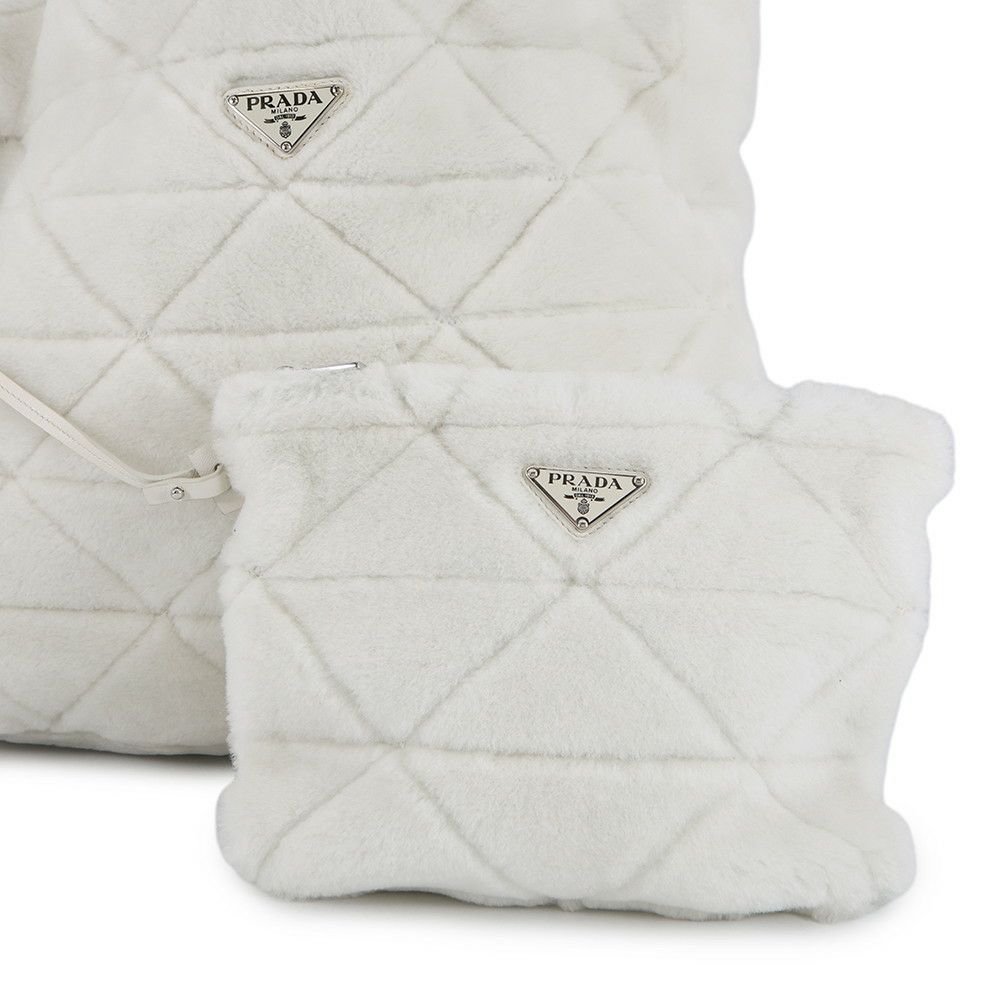 プラダ トートバッグ トライアングルロゴ ムートン 1BG130V PRADA ポーチ付き 白