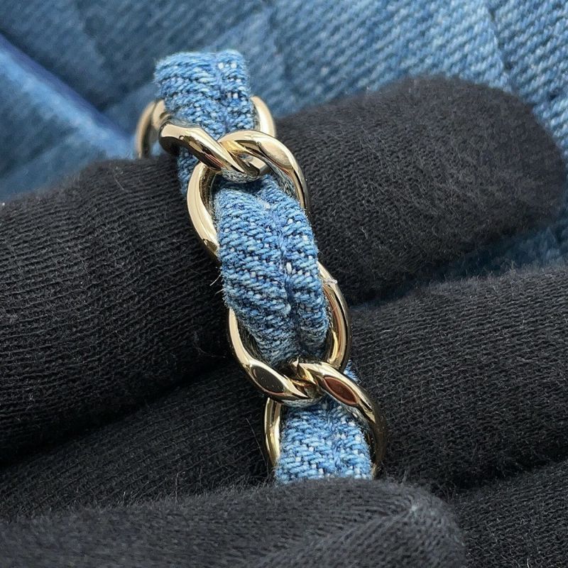 シャネル チェーンショルダーバッグ マトラッセ25 ココマーク ダブルチェーン デニム A01112 CHANEL