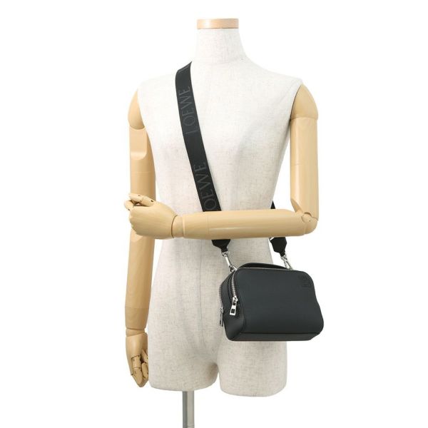 ロエベ ショルダーバッグ クロスボディ カメラバッグ ミニ ソフトグレインカーフレザー C660R41X01 LOEWE 黒