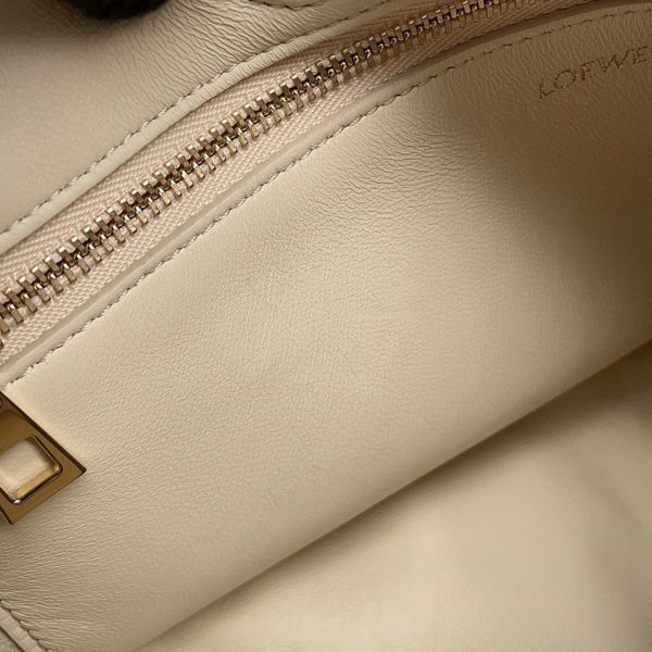 ロエベ ショルダーバッグ スクイーズ スモール レザー A914NCHX01 LOEWE 2ｗay