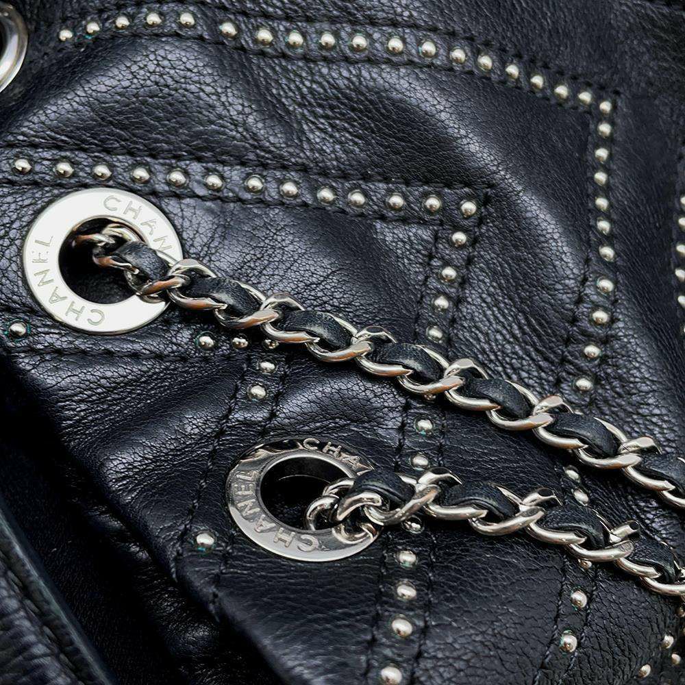 シャネル ハンドバッグ ココマーク シェブロン スタッズ 巾着 レザー CHANEL 2wayショルダーバッグ 黒