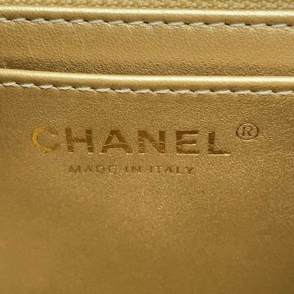 シャネル チェーンショルダーバッグ ミニ マトラッセ ココマーク ラムスキン AS1786 CHANEL バッグ 白