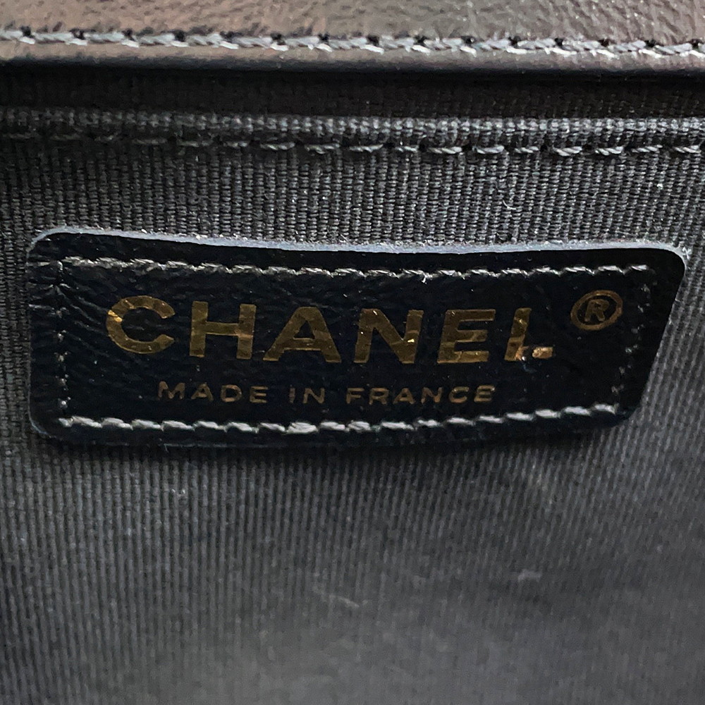 シャネル チェーンショルダーバッグ ボーイシャネル ストライプ レザー A67086 CHANEL バッグ 黒