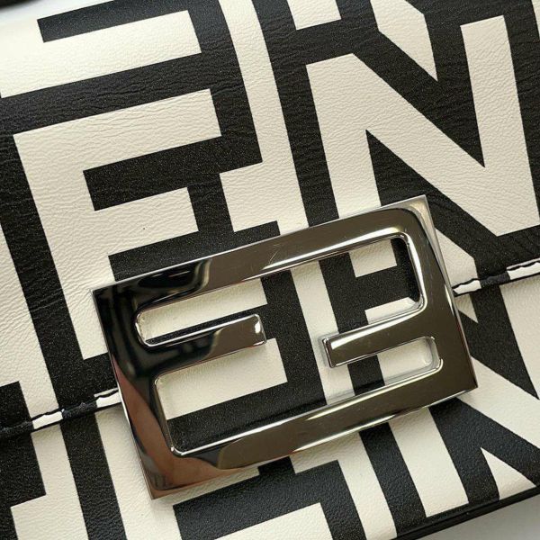 フェンディ ショルダーバッグ マークジェイコブス コラボ バゲット フォンポーチ 7AS142 FENDI 白 黒