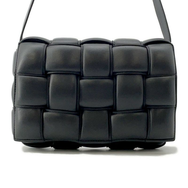 ボッテガヴェネタ ショルダーバッグ イントレチャート パデッド カセット ラムスキン 591970 BOTTEGA VENETA 黒