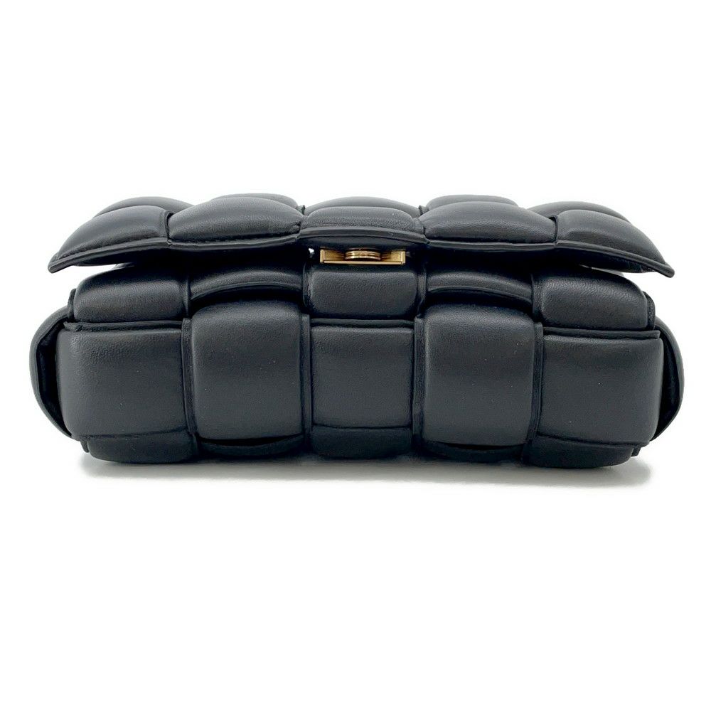 ボッテガヴェネタ ショルダーバッグ イントレチャート パデッド カセット ラムスキン 591970 BOTTEGA VENETA 黒